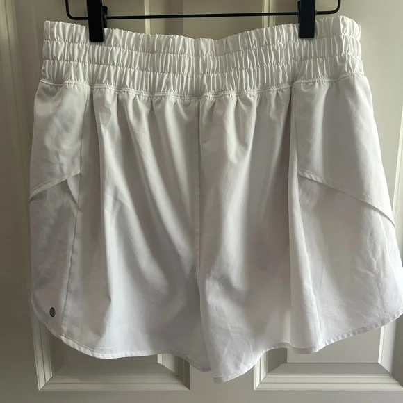 EUC like new Calia  Women's White Step Up Shorts, size L. Lined. Athletic - Picture 3 of 11